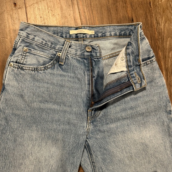 Blue Levi's Women's '94 Baggy Jeans - Picture 3 of 9